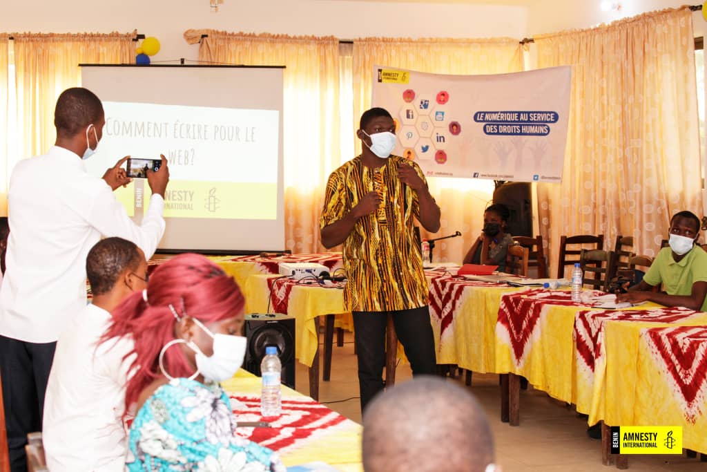 Écrire pour les droits humains sur le web – Amnesty International